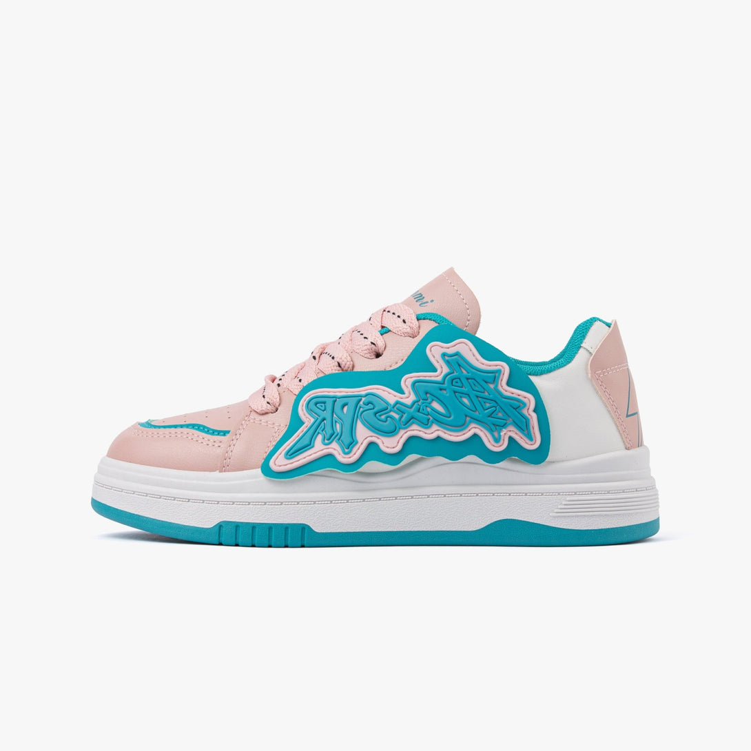 سنيكرز نسائي