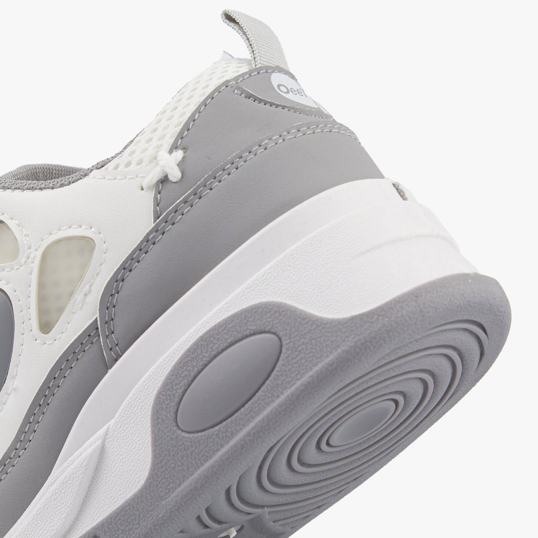 سنيكرز نسائي