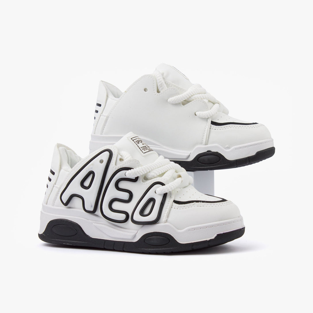 سنيكرز نسائي