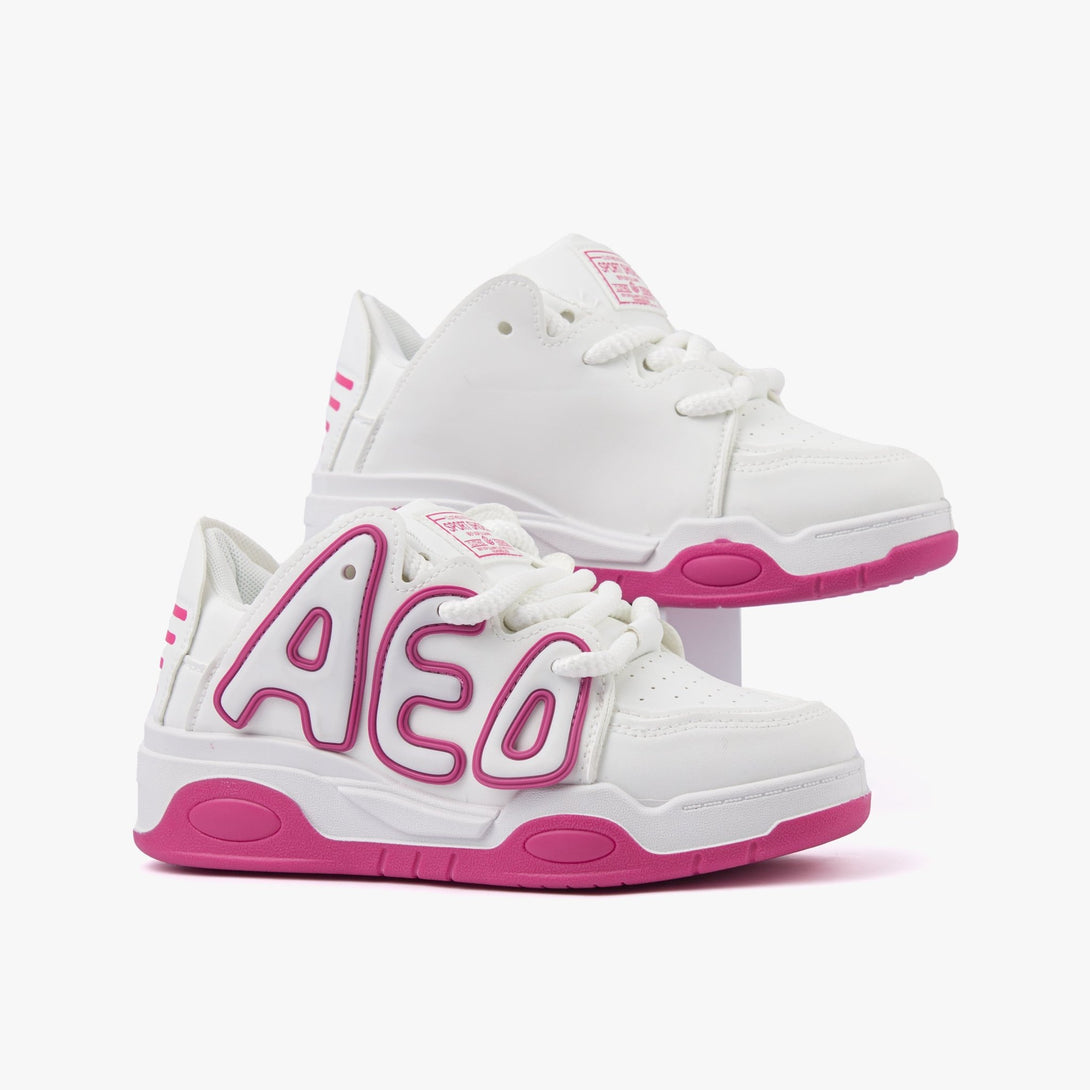 سنيكرز نسائي