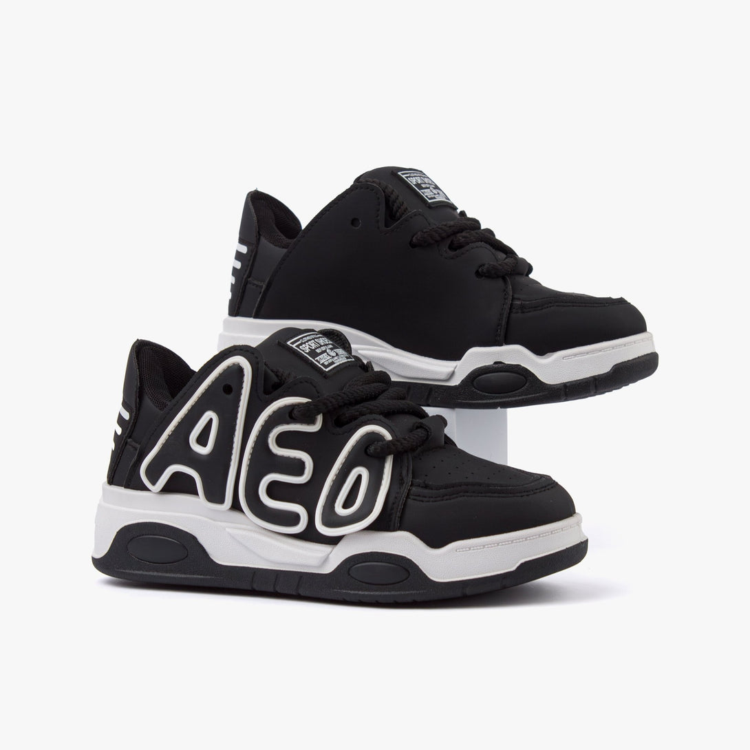 سنيكرز نسائي