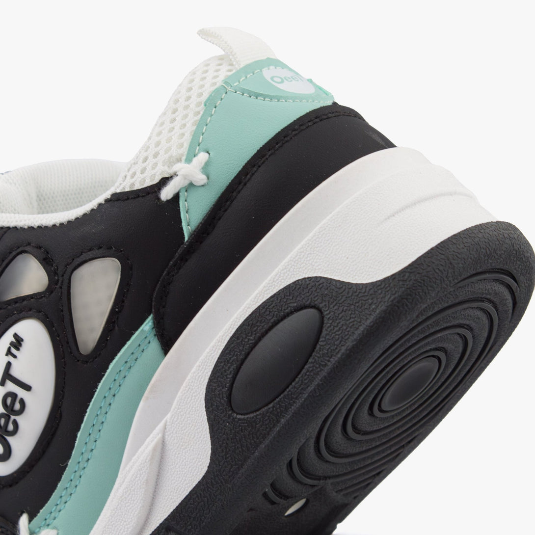 سنيكرز نسائي