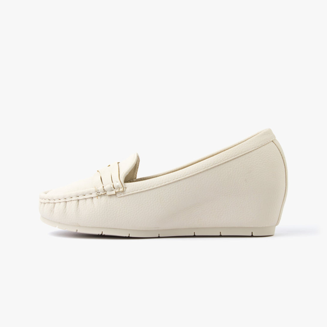 حذاء لوفر بكعب ويدج نسائي