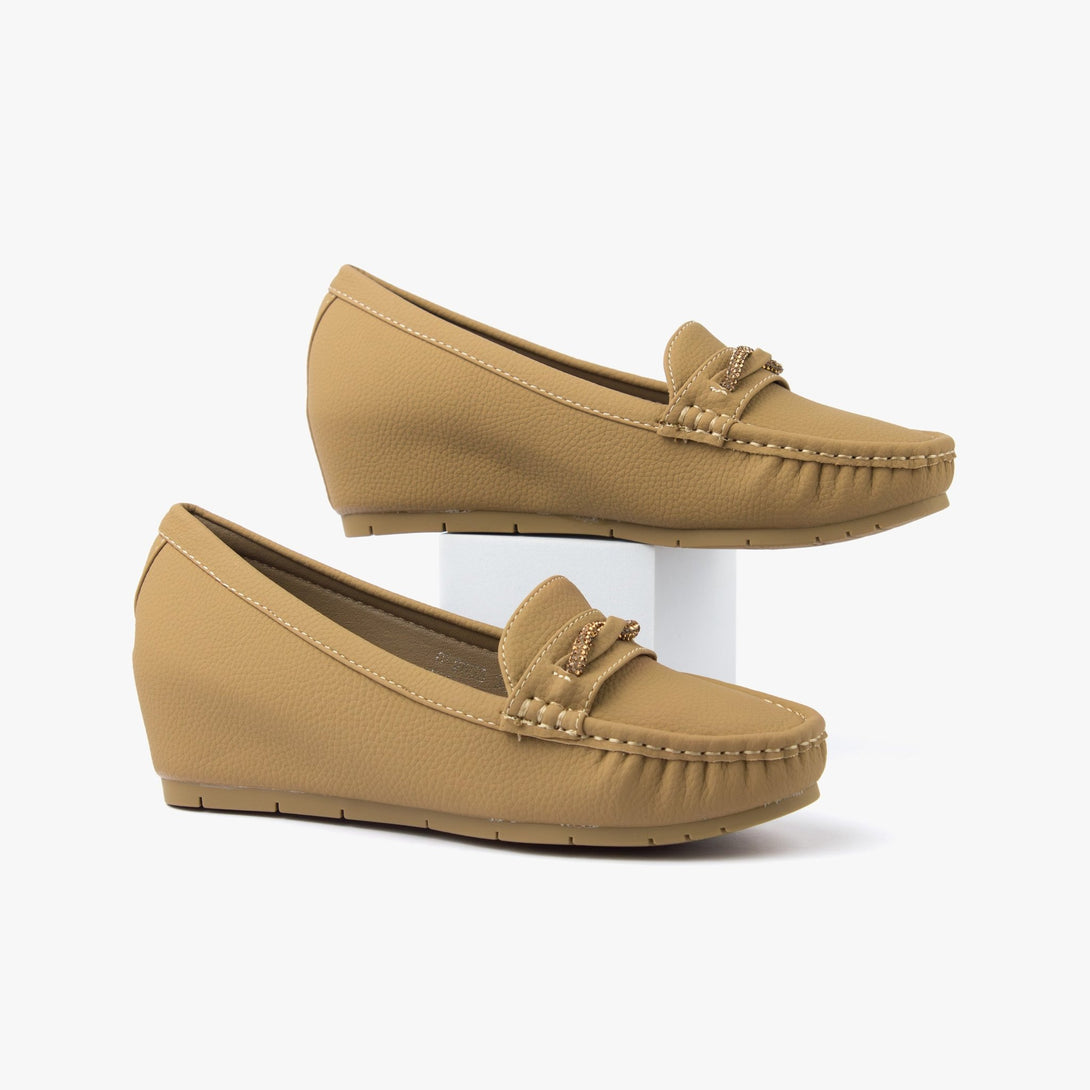 حذاء لوفر بكعب ويدج نسائي