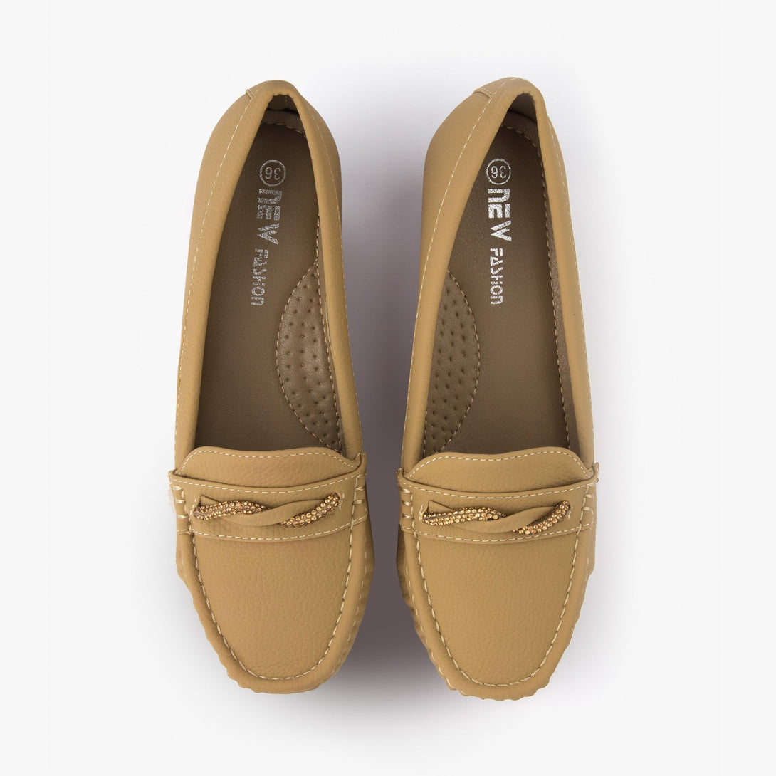 حذاء لوفر بكعب ويدج نسائي