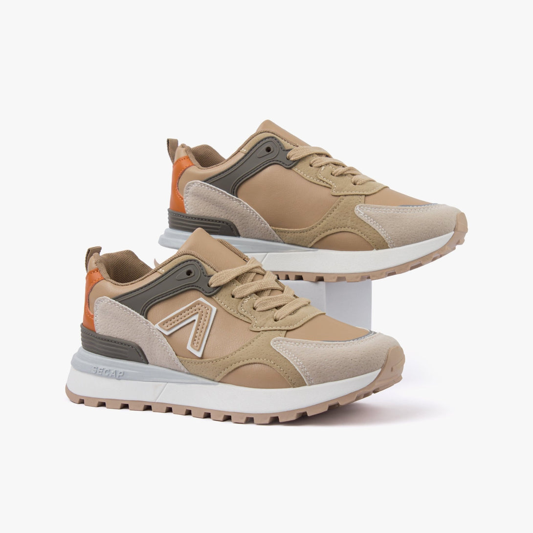 سنيكرز نسائي