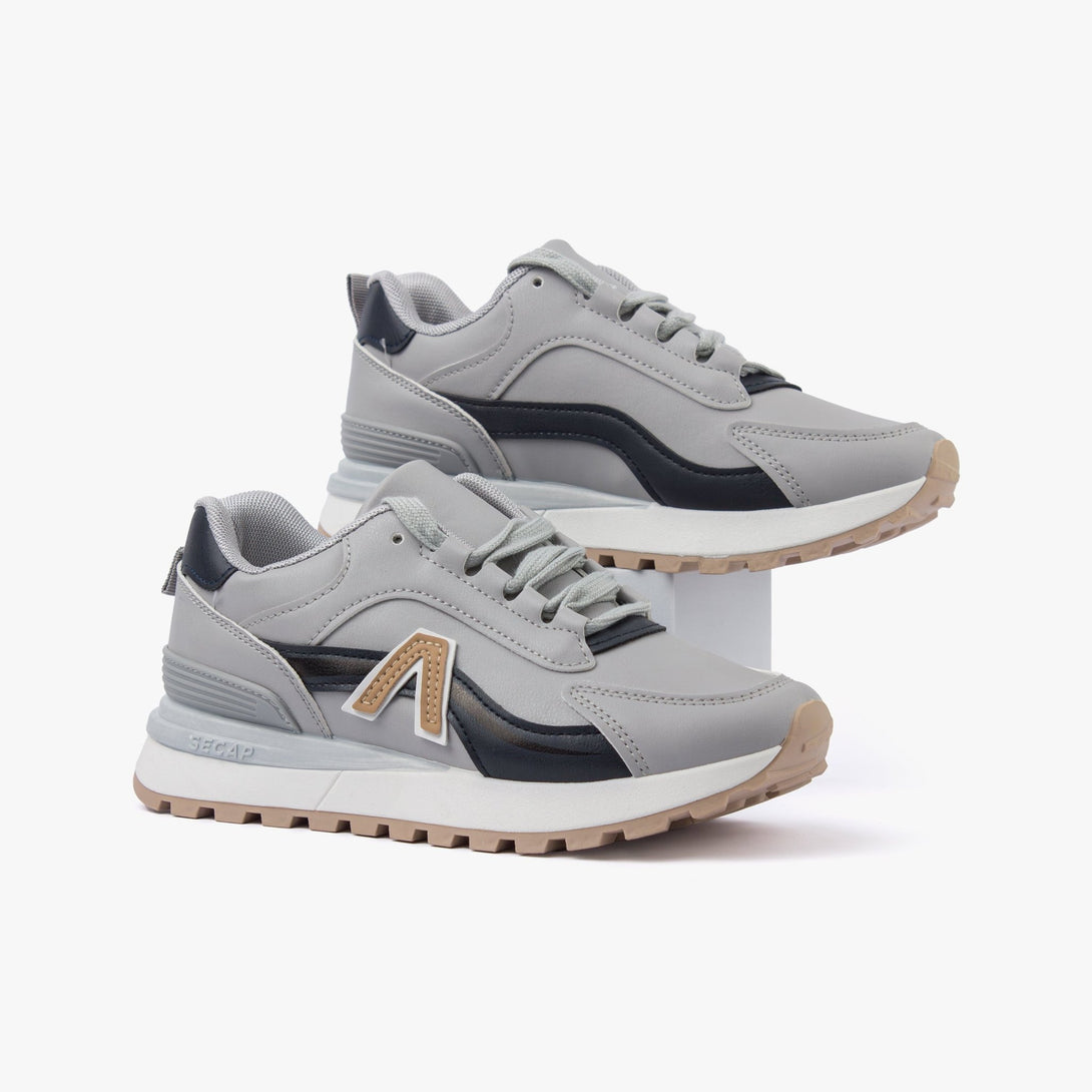 سنيكرز نسائي