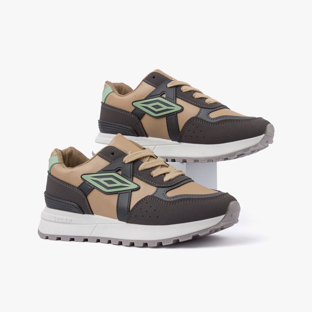 سنيكرز نسائي