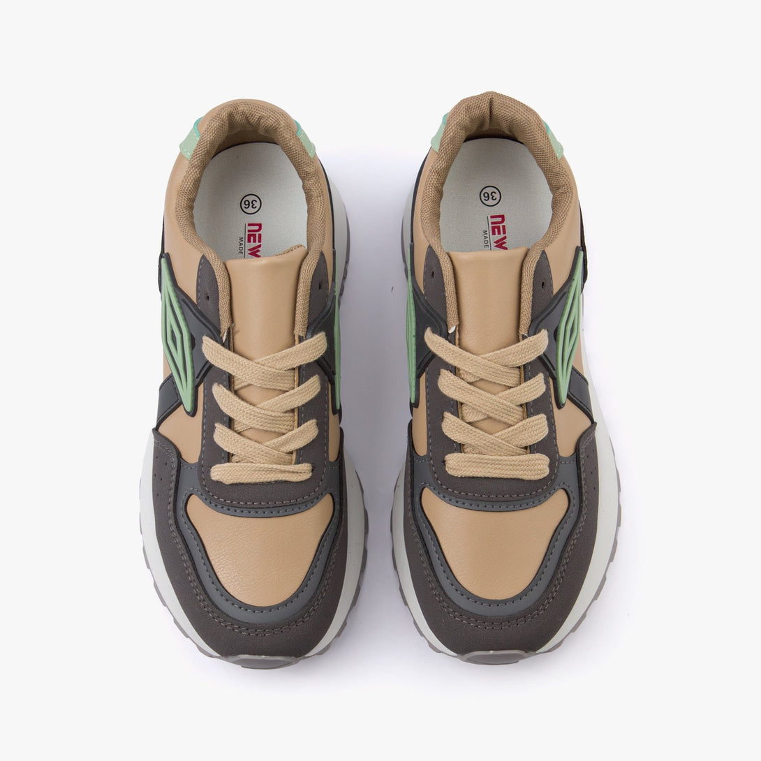 سنيكرز نسائي