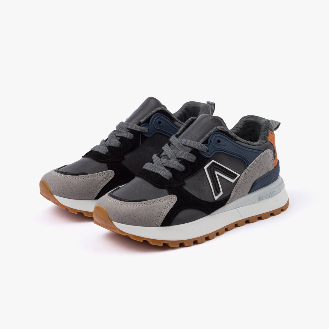 سنيكرز نسائي