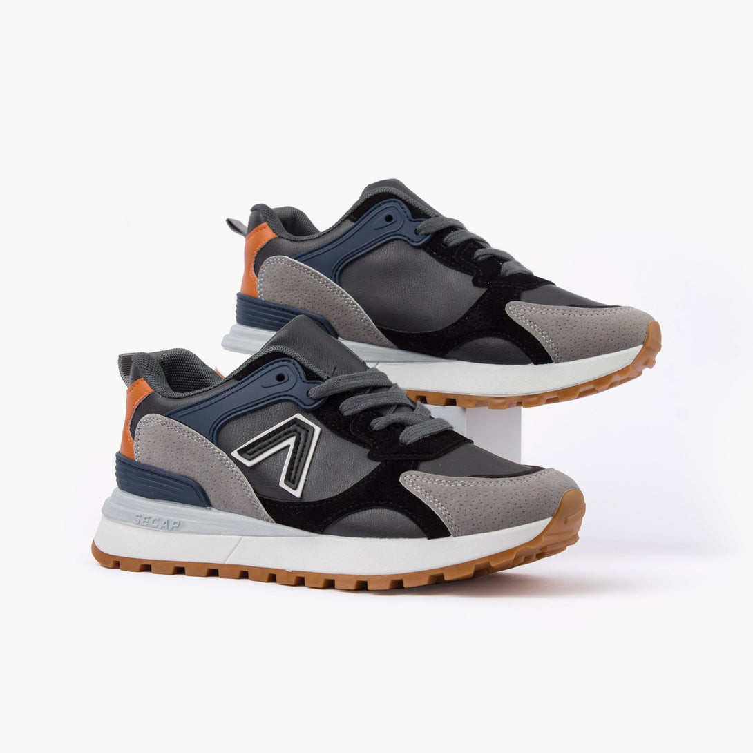 سنيكرز نسائي