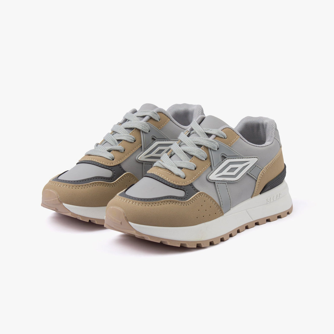 سنيكرز نسائي