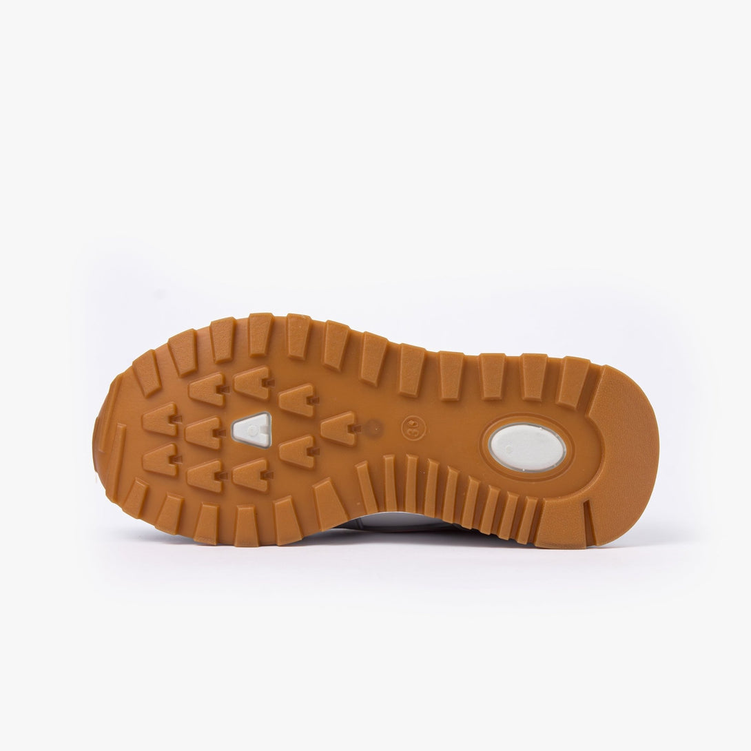 سنيكرز نسائي