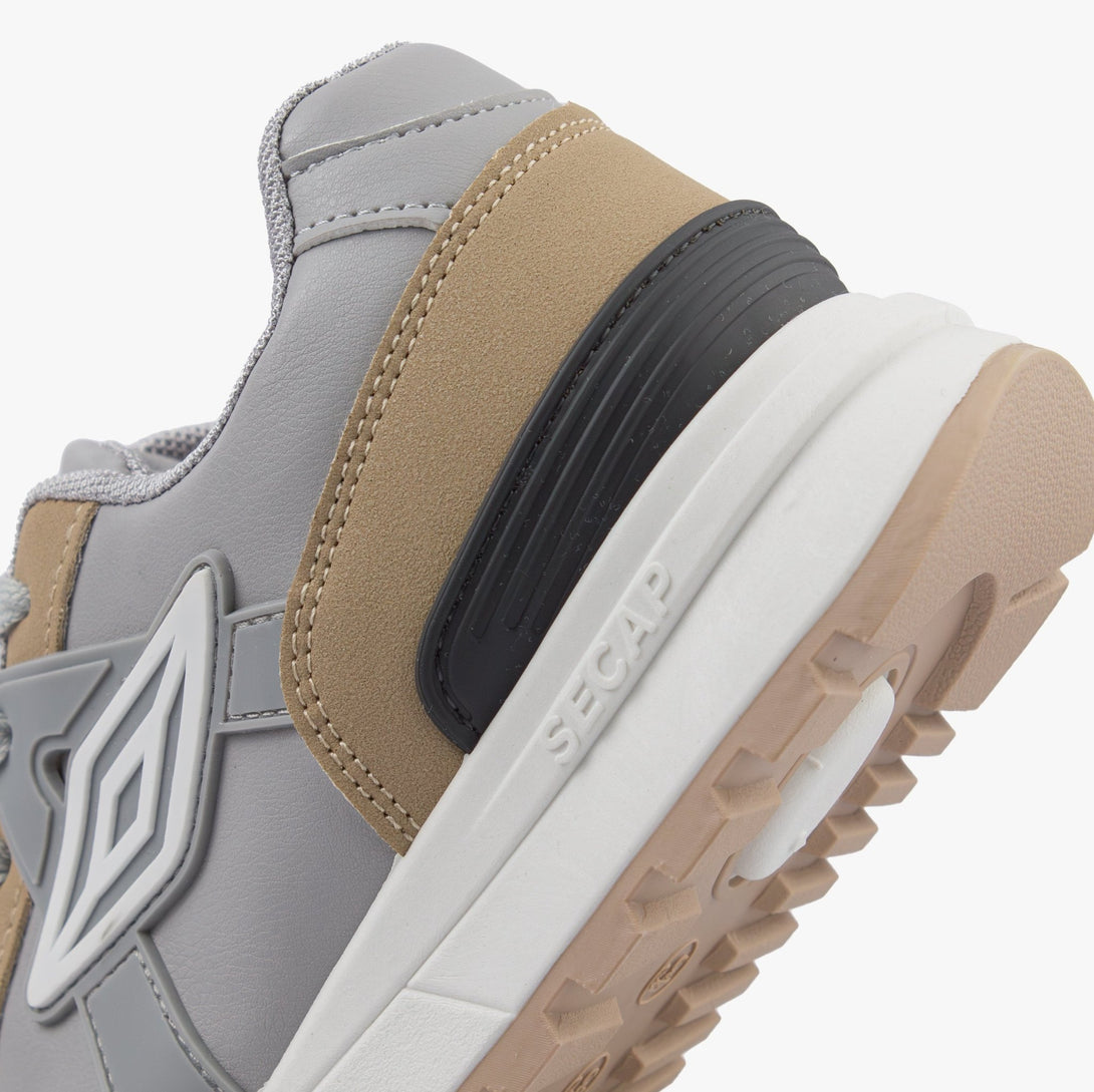 سنيكرز نسائي