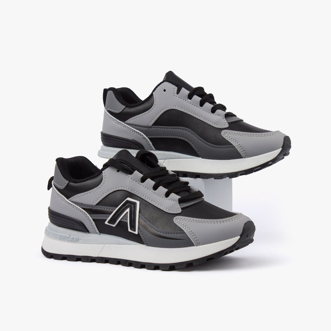 سنيكرز نسائي