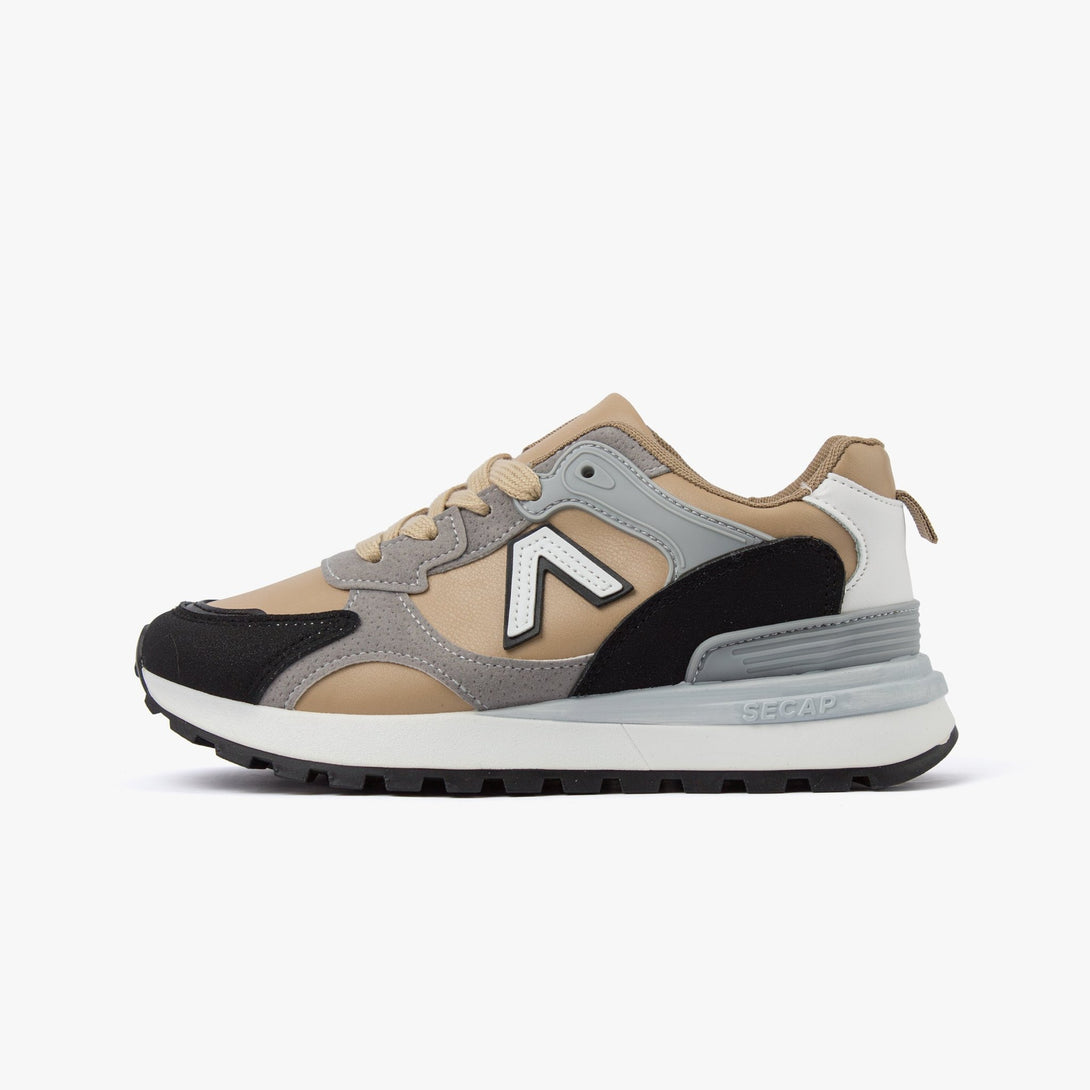 سنيكرز نسائي