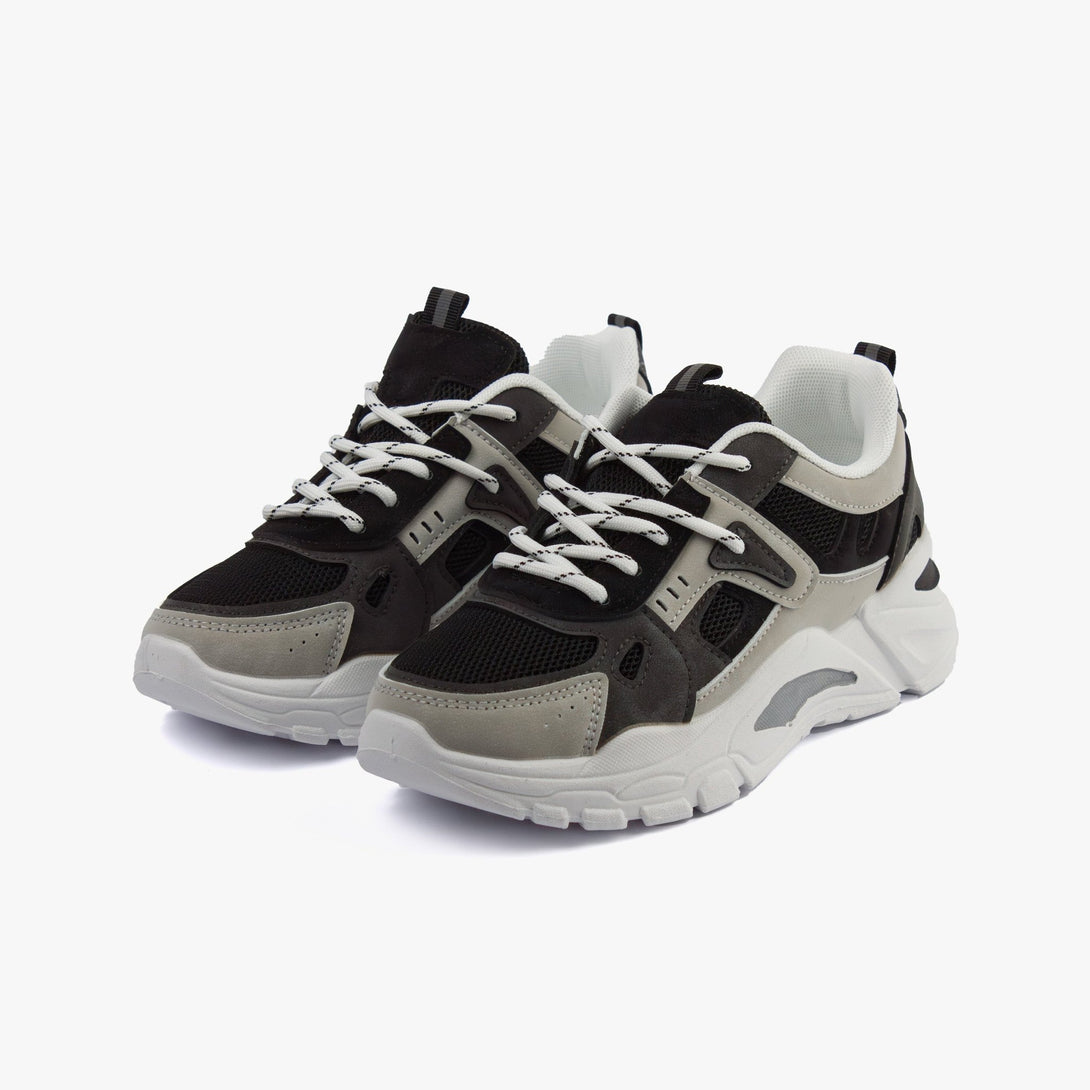 سنيكرز نسائي