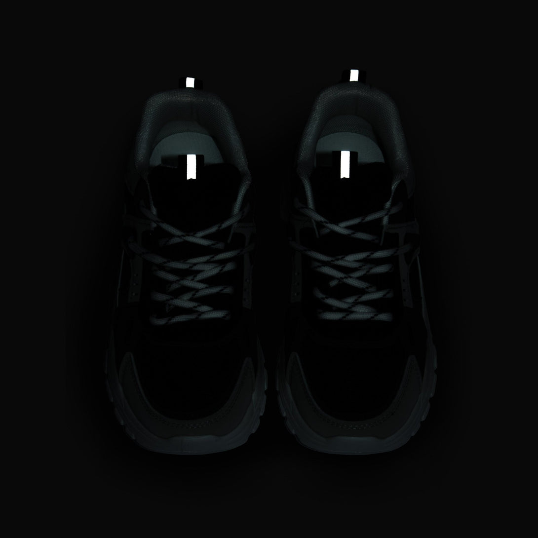 سنيكرز نسائي