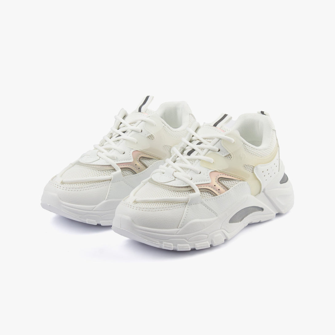 سنيكرز نسائي