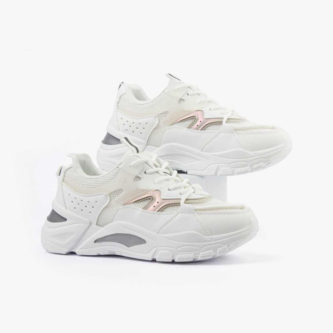 سنيكرز نسائي