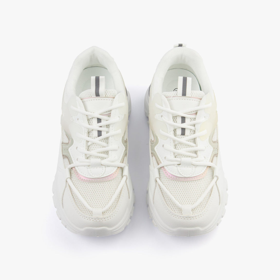 سنيكرز نسائي