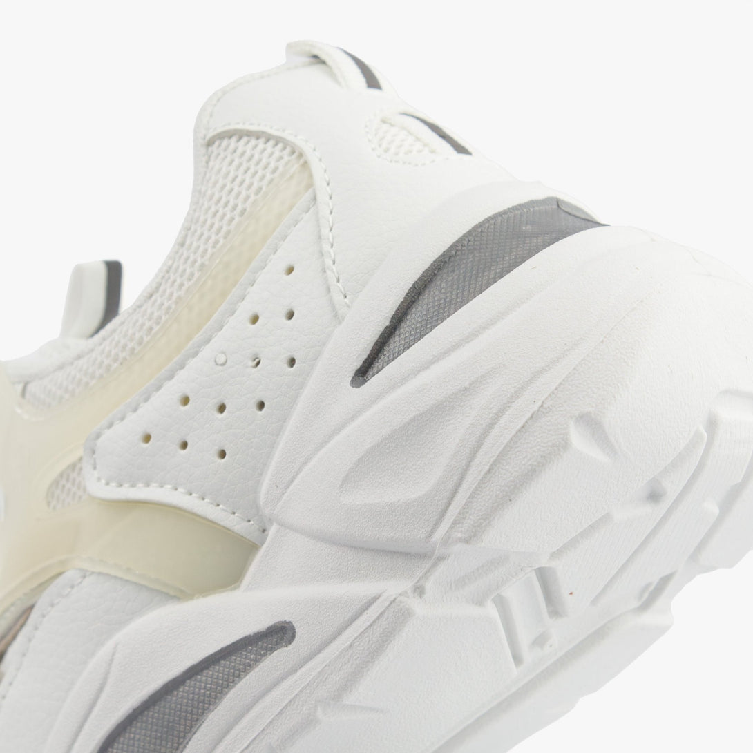 سنيكرز نسائي