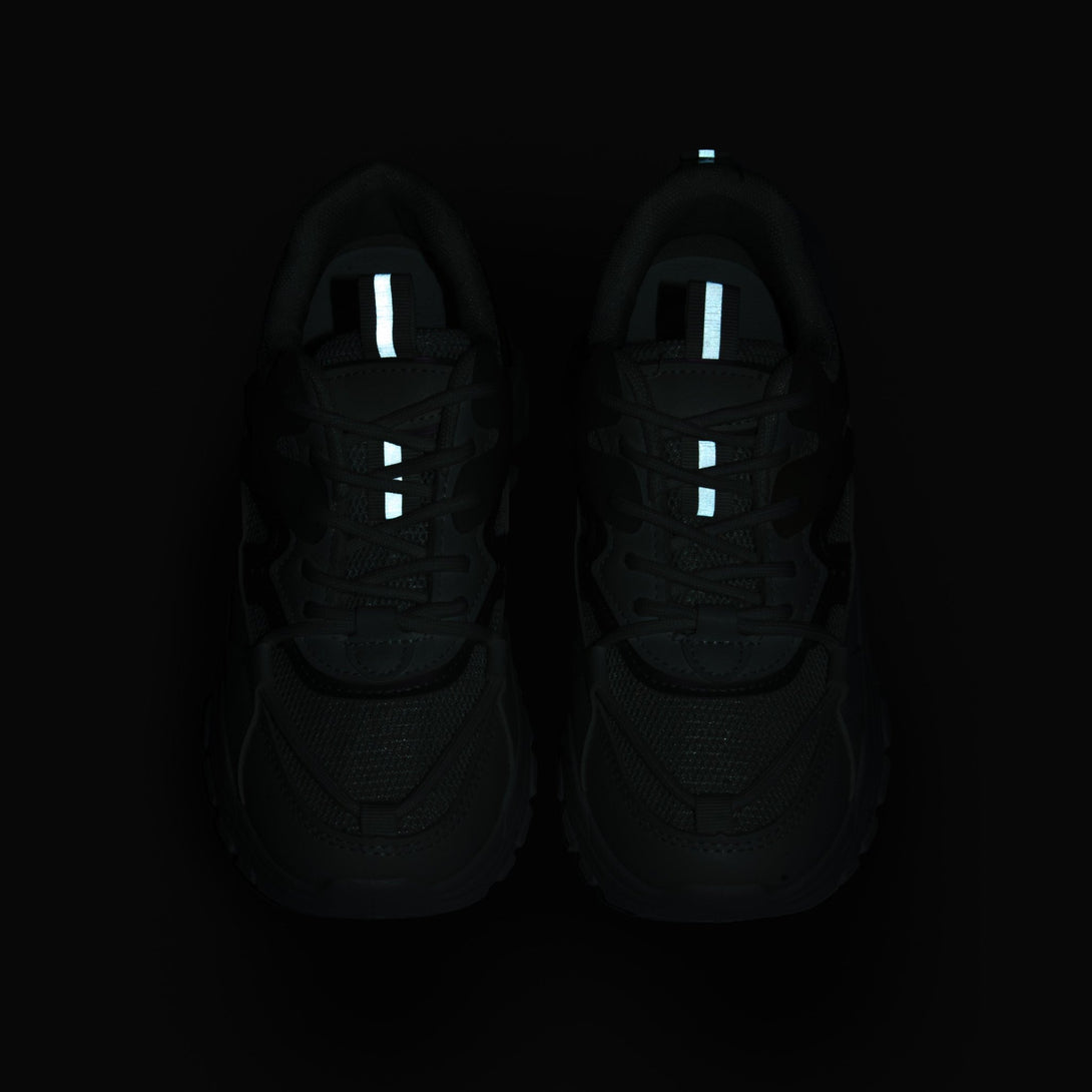 سنيكرز نسائي