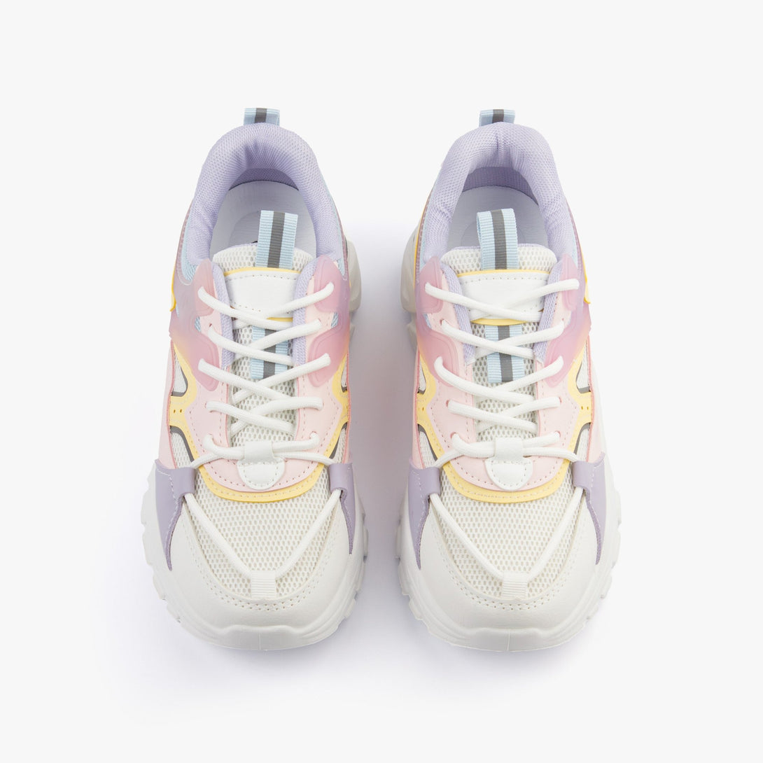 سنيكرز نسائي