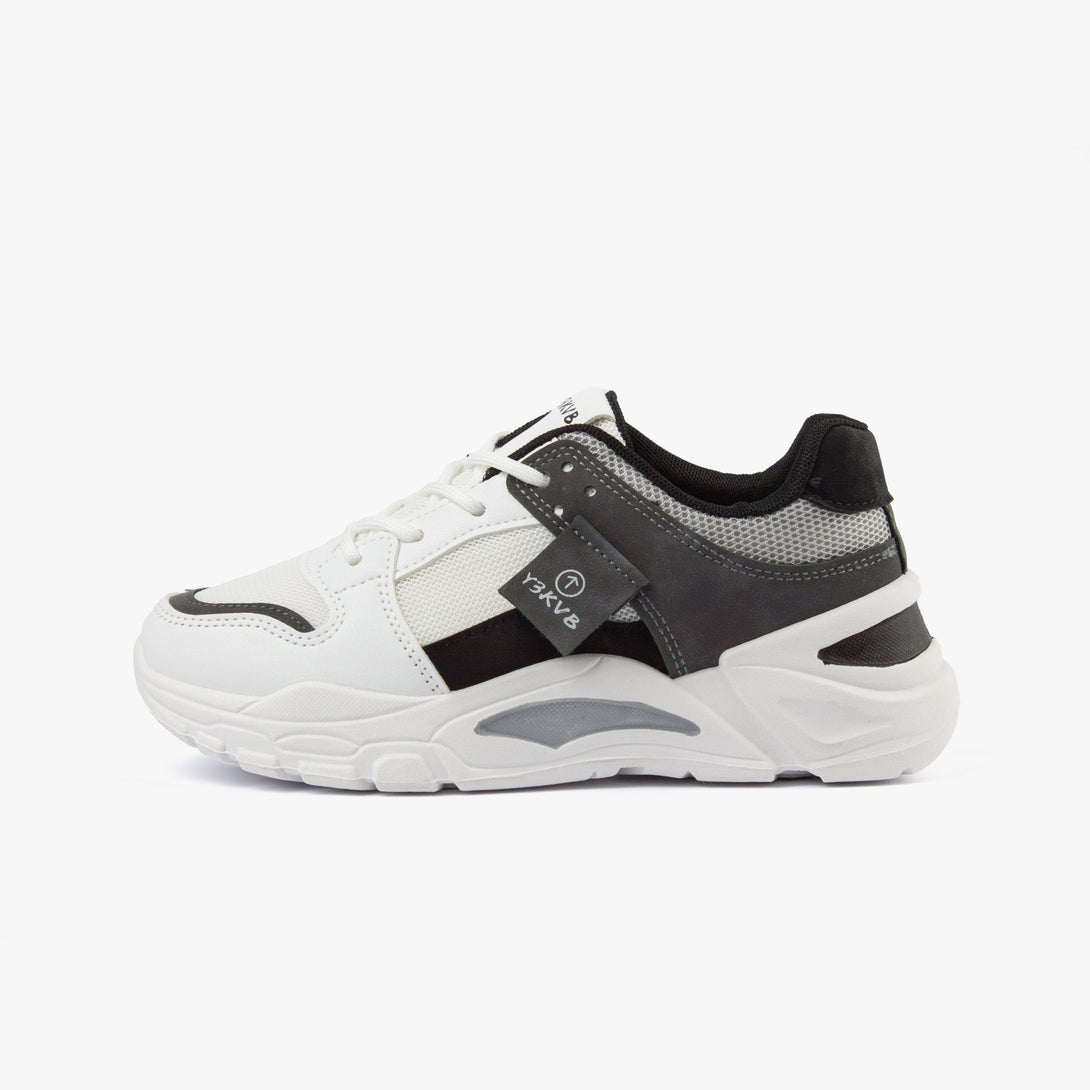 سنيكرز نسائي