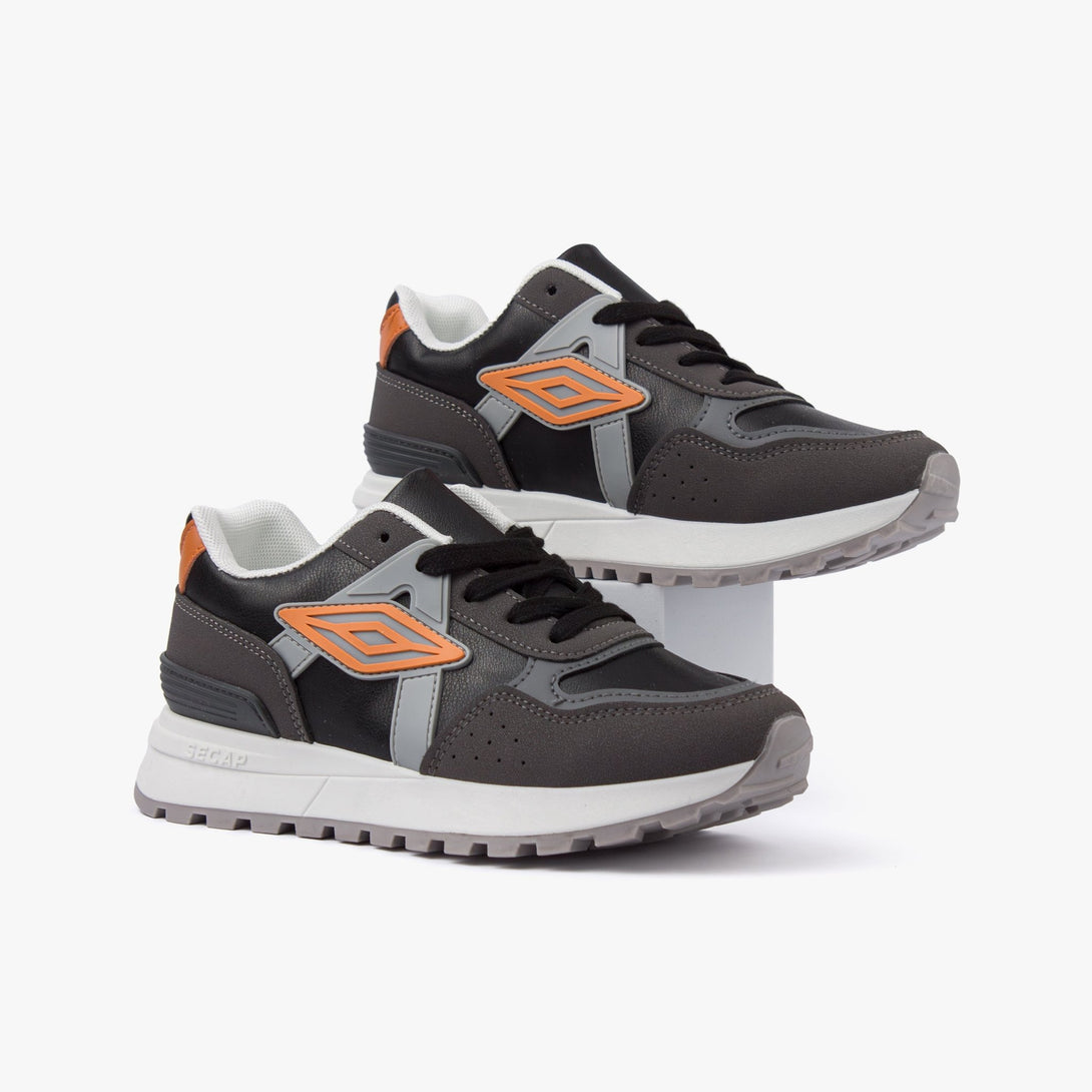 سنيكرز نسائي