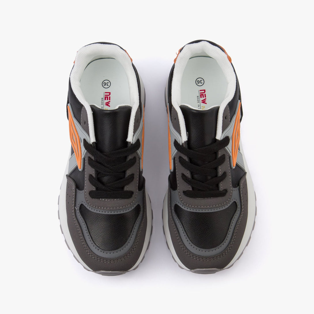 سنيكرز نسائي