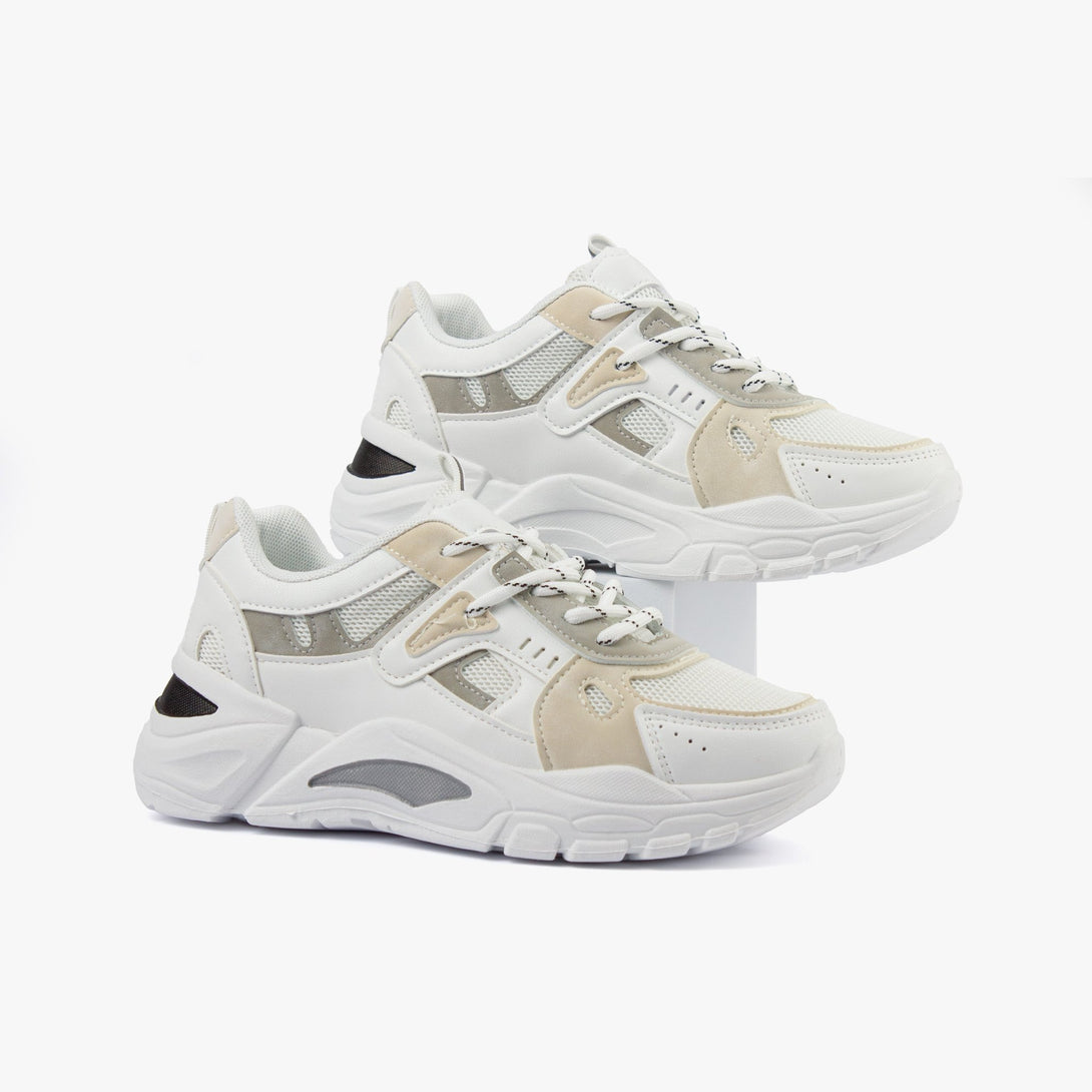 سنيكرز نسائي