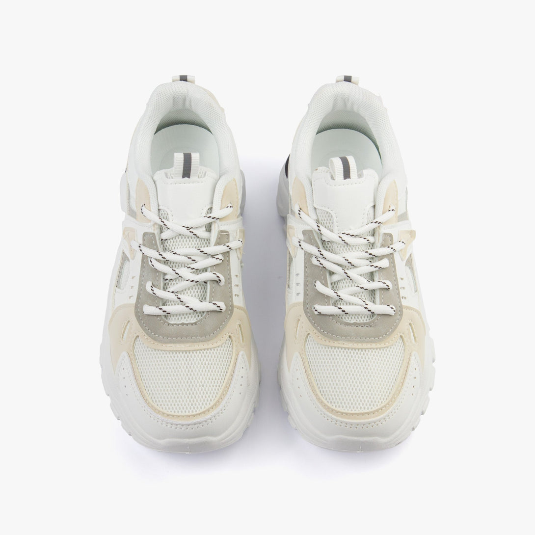 سنيكرز نسائي