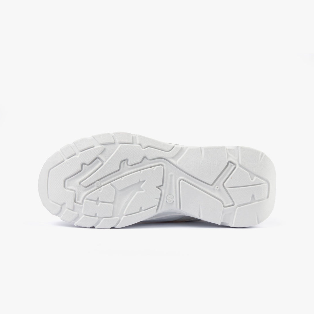 سنيكرز نسائي