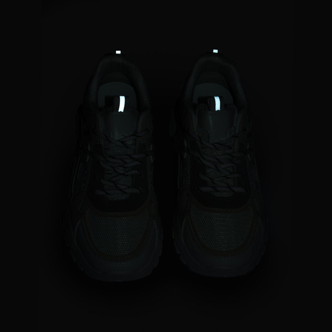 سنيكرز نسائي