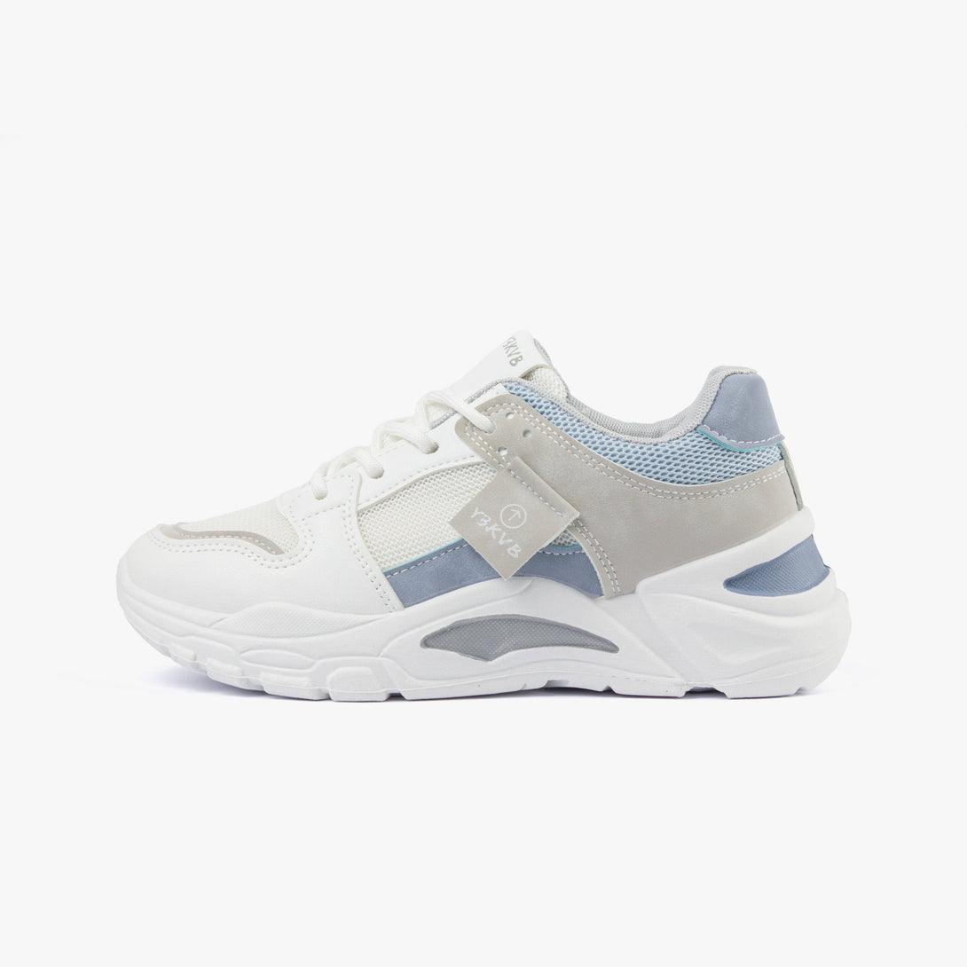 سنيكرز نسائي