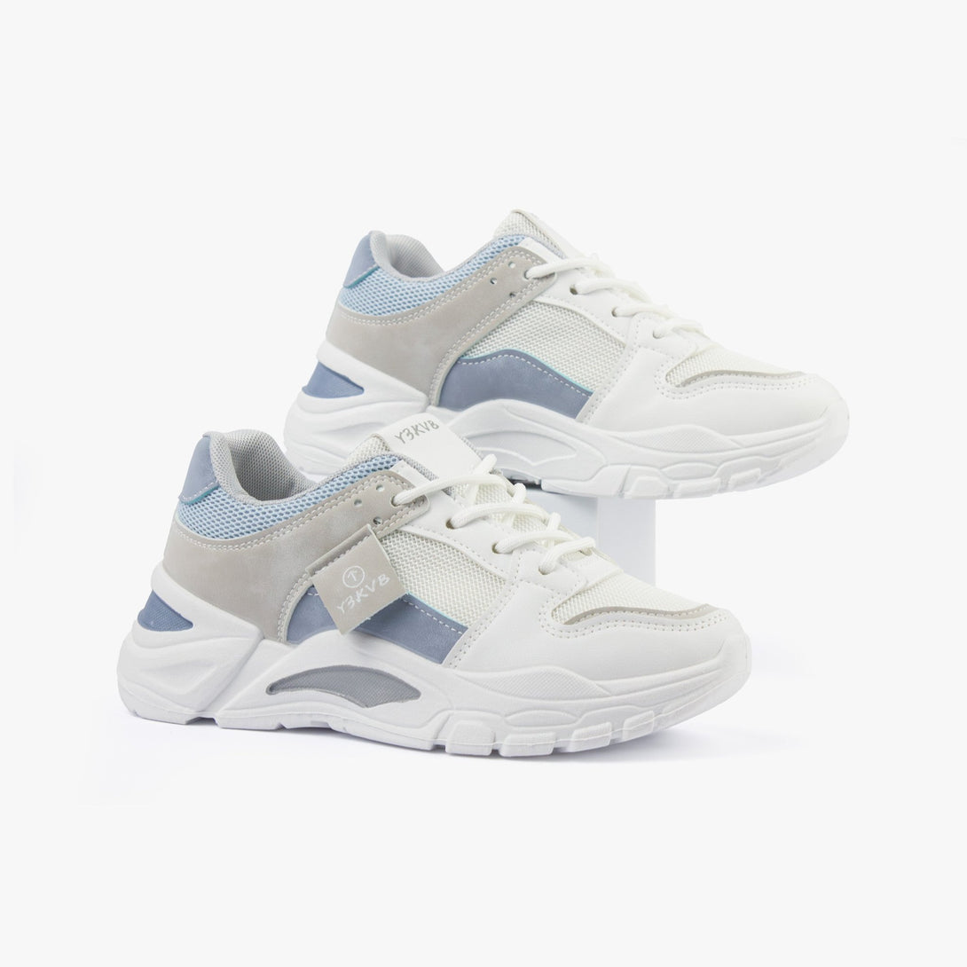 سنيكرز نسائي