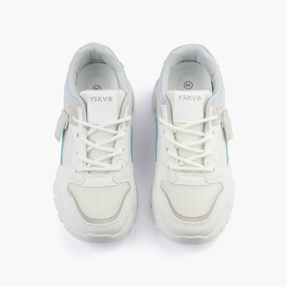 سنيكرز نسائي