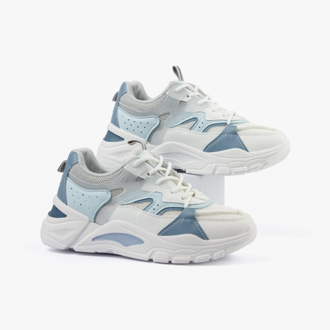 سنيكرز نسائي