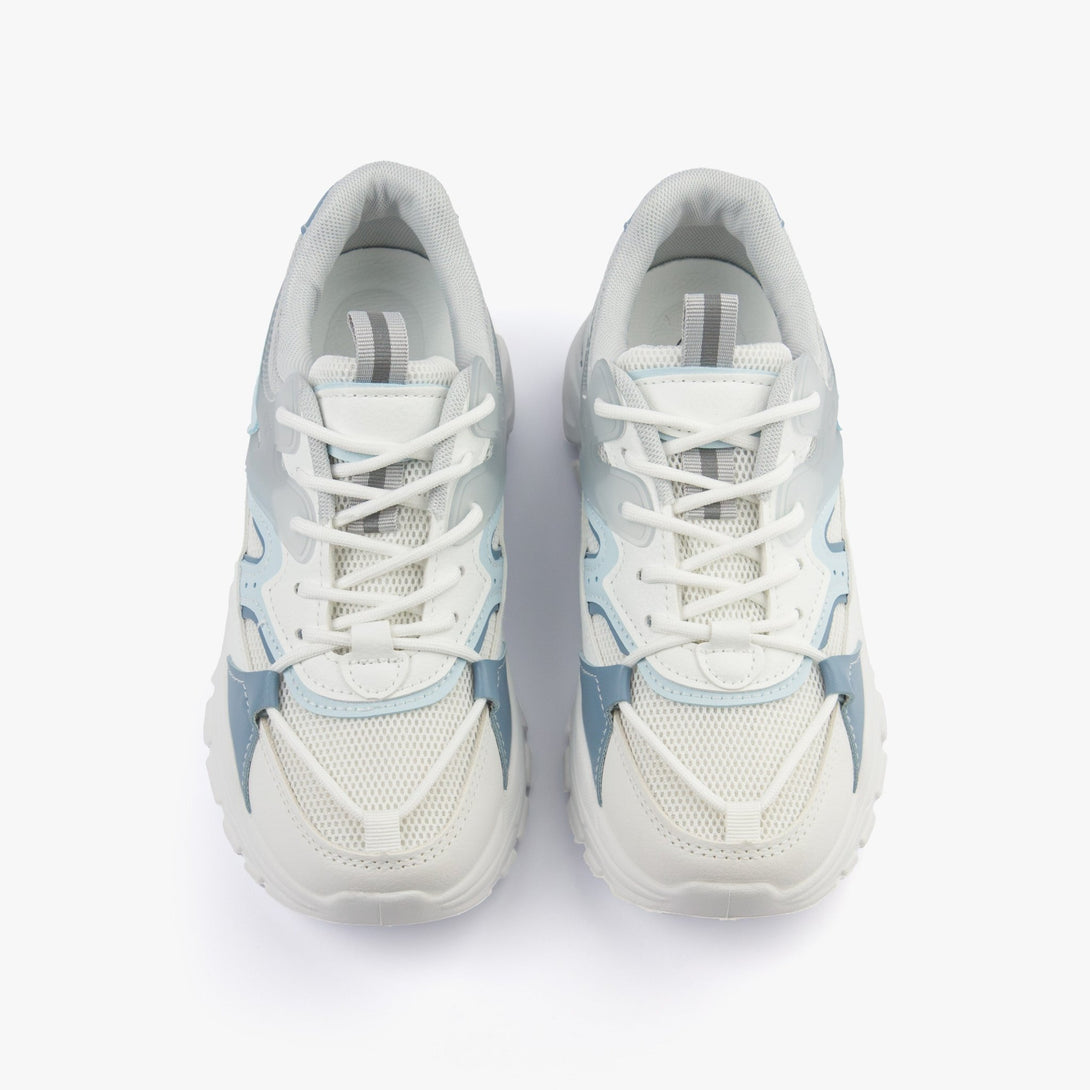 سنيكرز نسائي