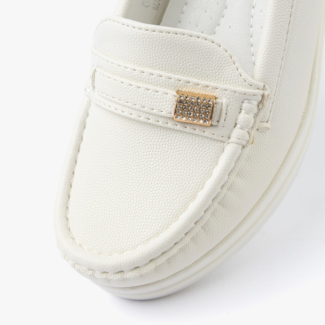 حذاء لوفر بكعب نسائي