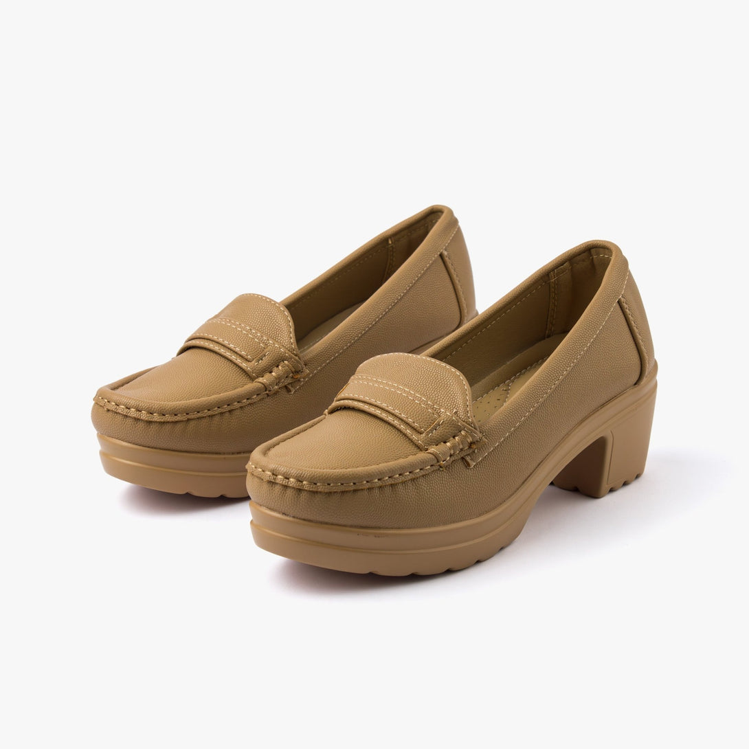 حذاء لوفر بكعب نسائي