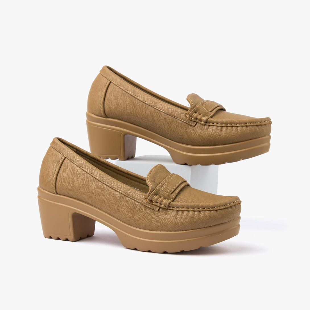 حذاء لوفر بكعب نسائي