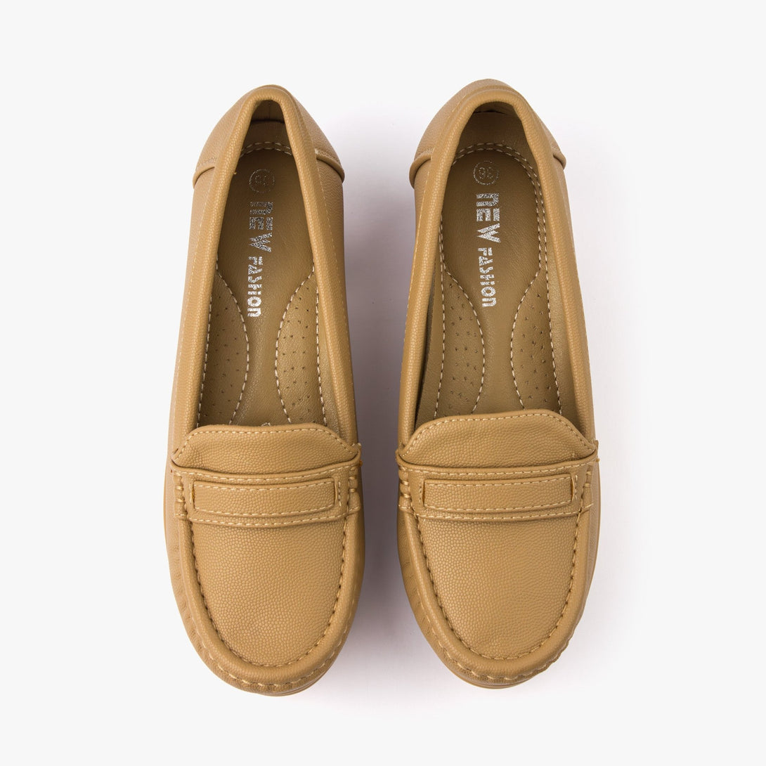 حذاء لوفر بكعب نسائي