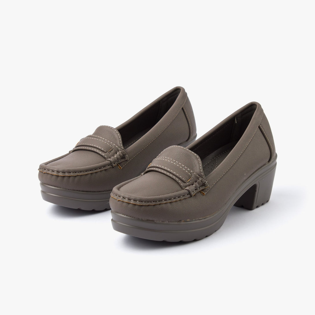 حذاء لوفر بكعب نسائي