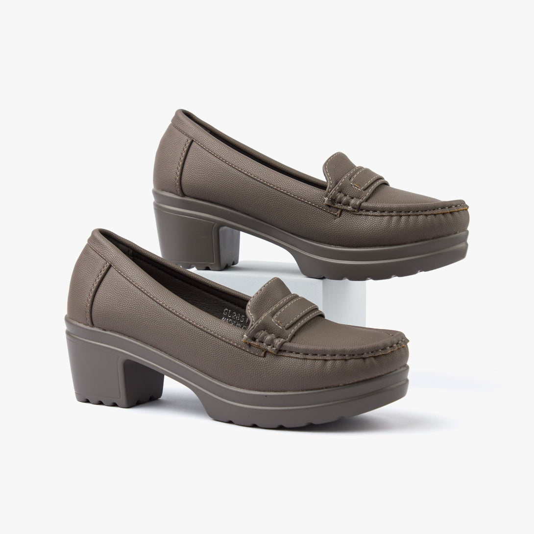 حذاء لوفر بكعب نسائي