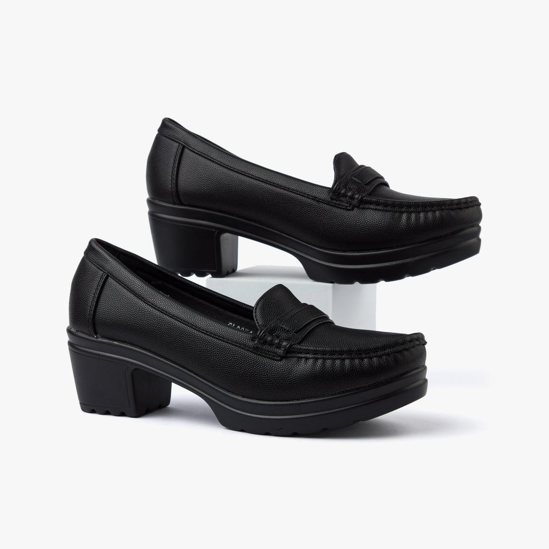 حذاء لوفر بكعب نسائي