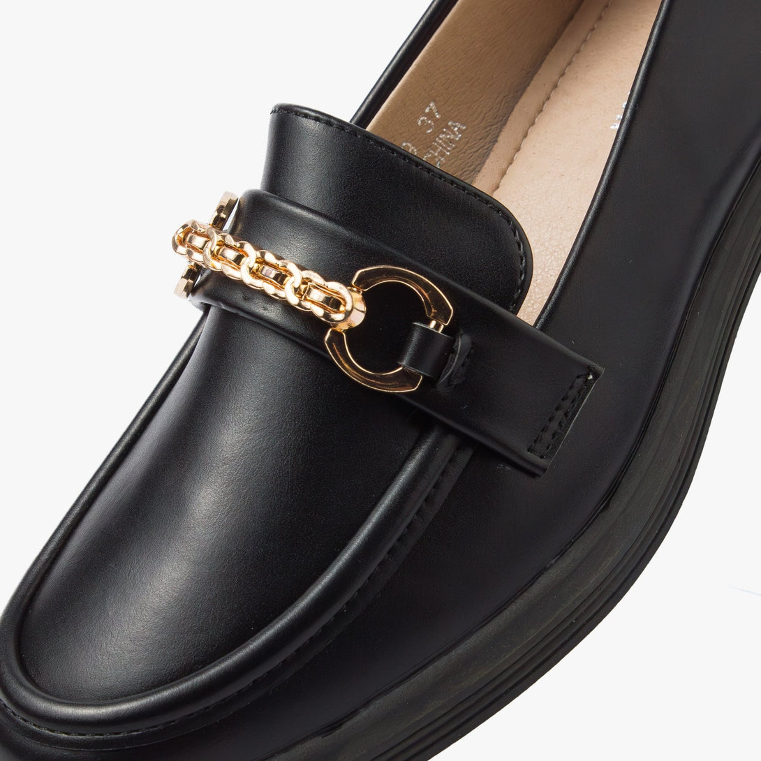 حذاء لوفر كلاسيكي نسائي