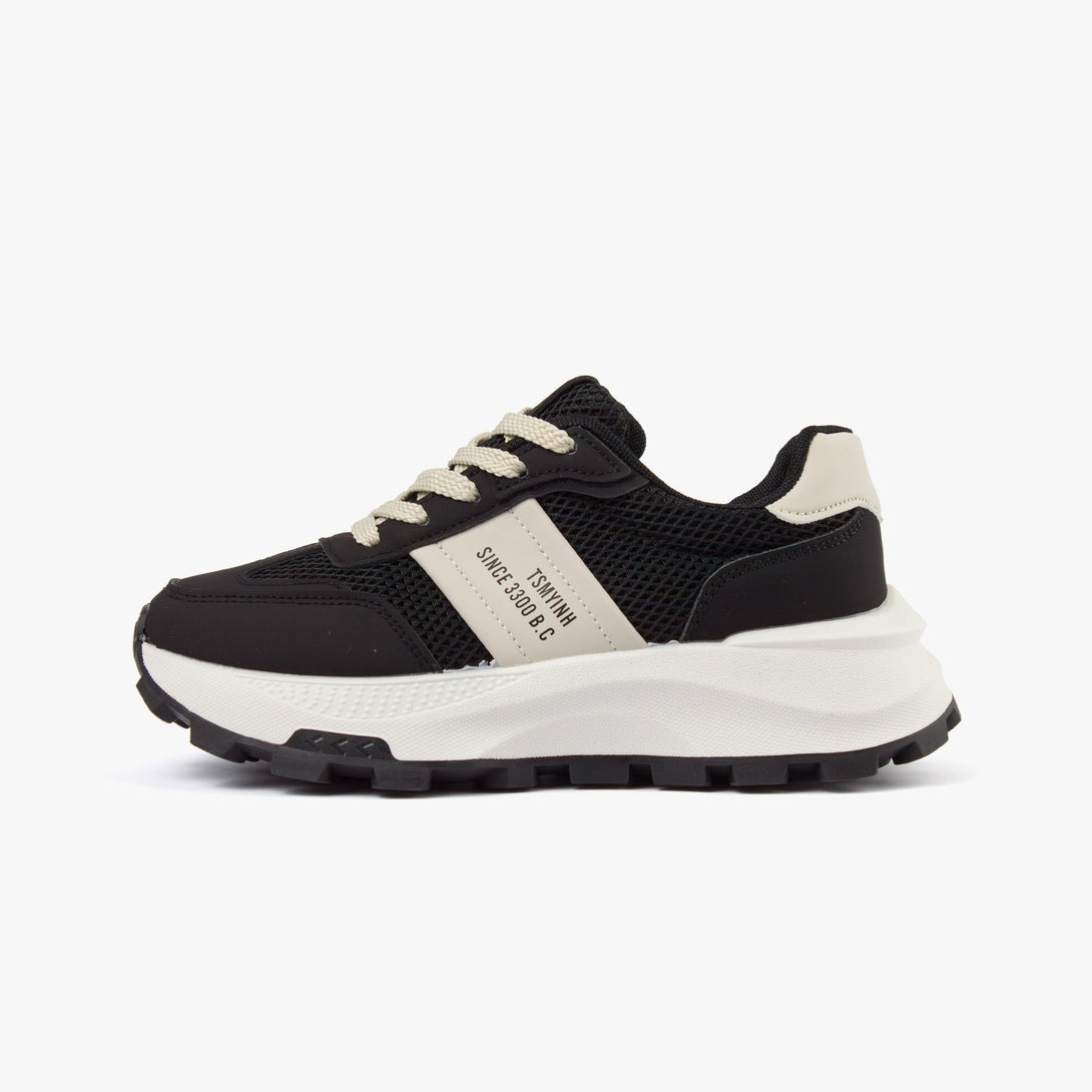 سنيكرز نسائي