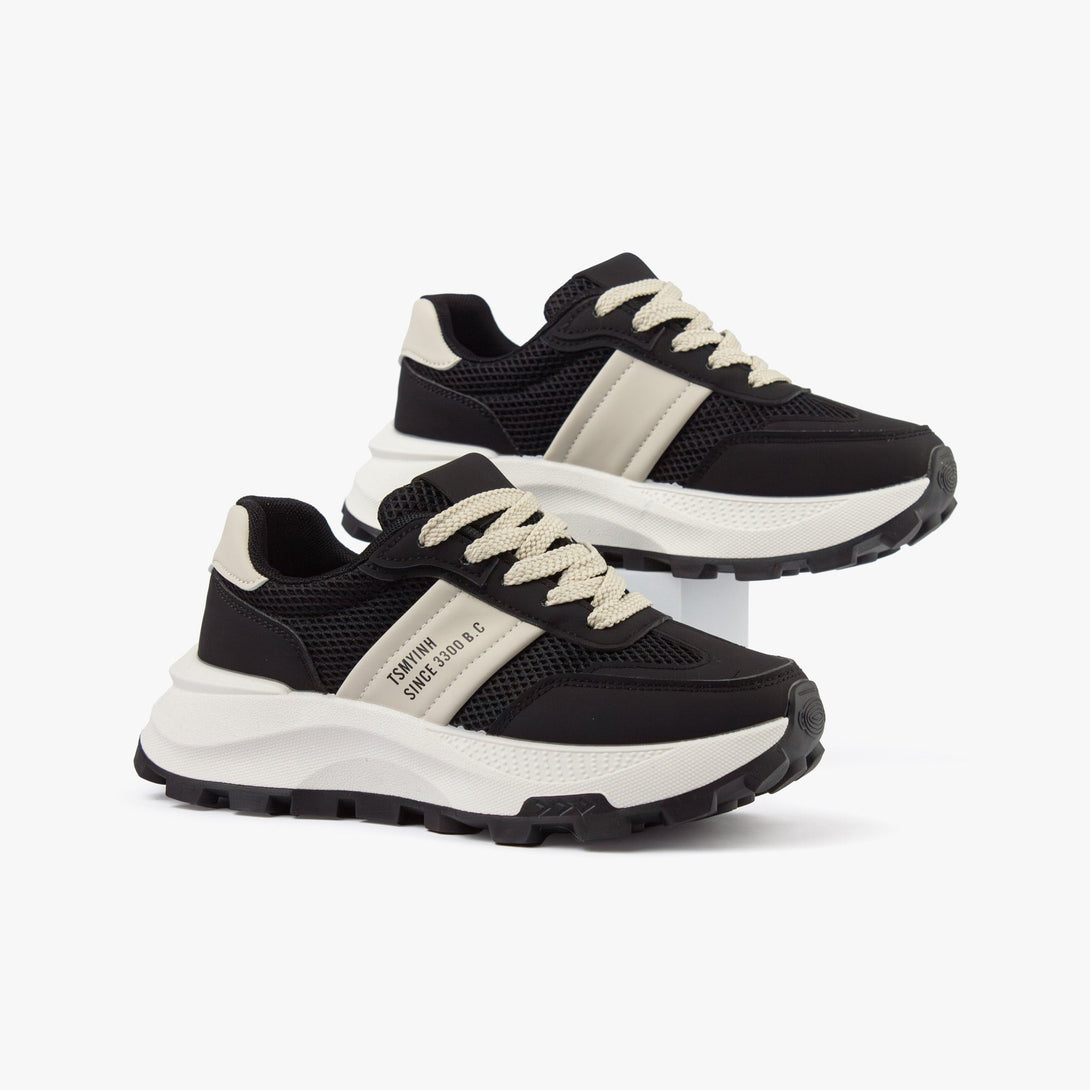 سنيكرز نسائي